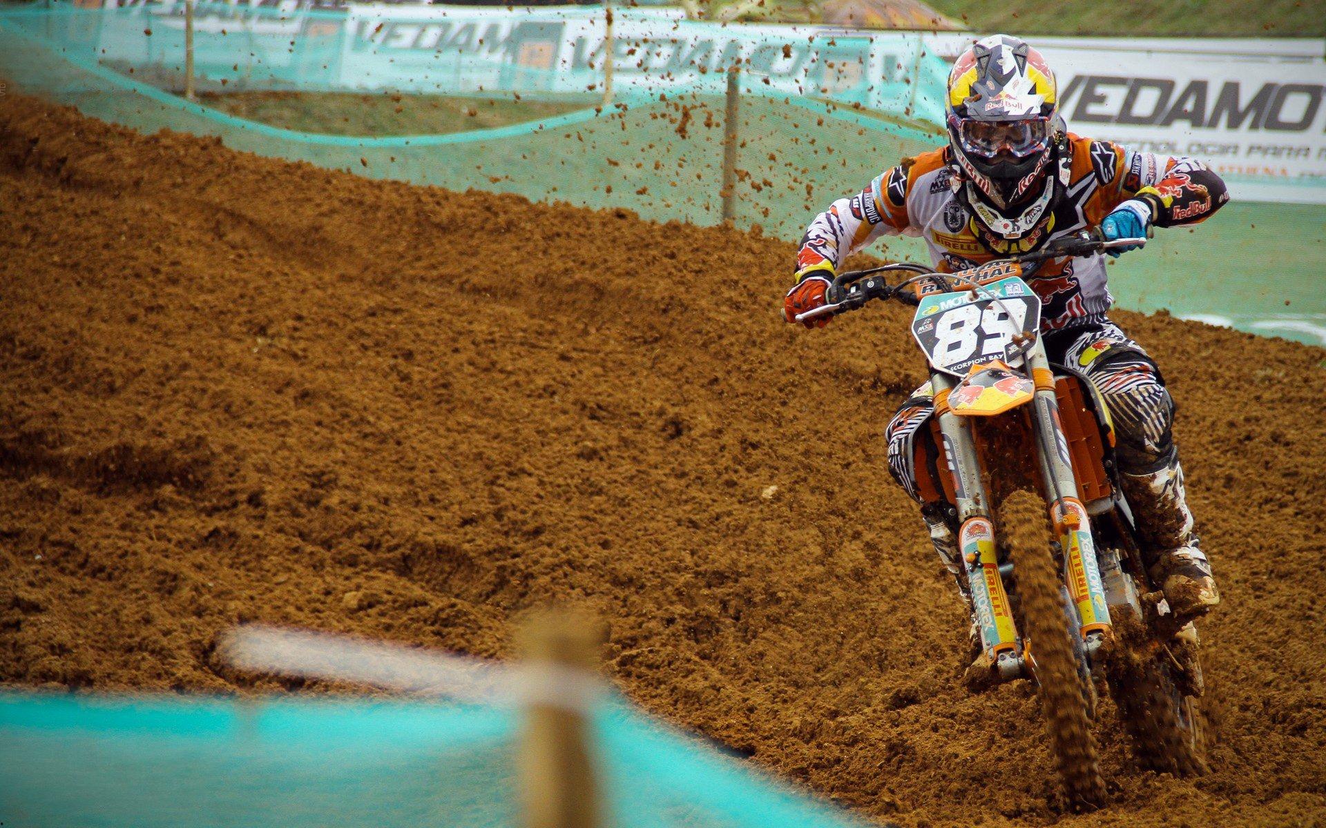 雄鹿队成功续约大洛佩斯,米德尔顿未来成球队新难题